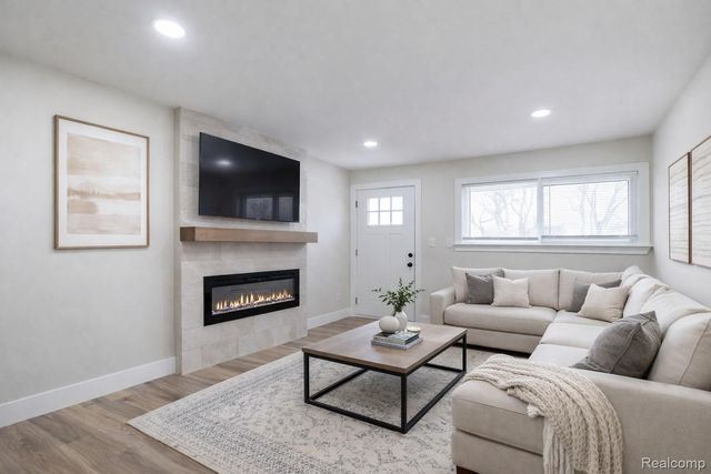 13894 Marshall Avenue, Warren, MI 48089