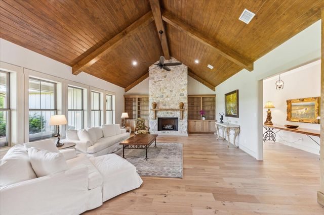 2130 Hartfield Road, Round Top, TX 78954