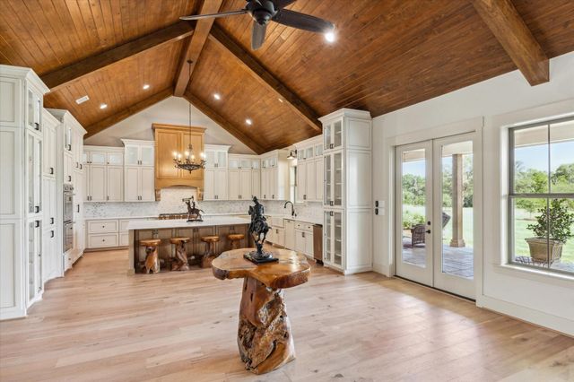 2130 Hartfield Road, Round Top, TX 78954