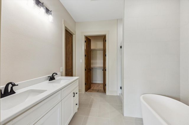 2130 Hartfield Road, Round Top, TX 78954