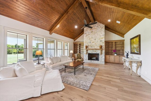 2130 Hartfield Road, Round Top, TX 78954