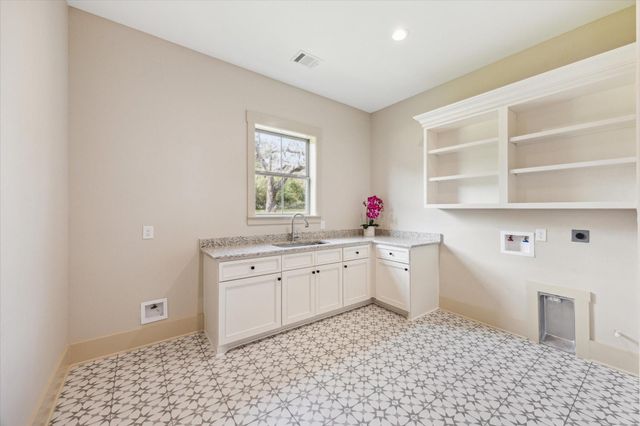 2130 Hartfield Road, Round Top, TX 78954