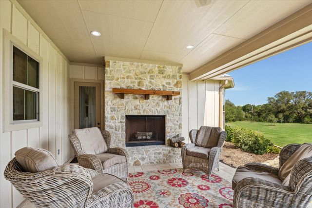 2130 Hartfield Road, Round Top, TX 78954