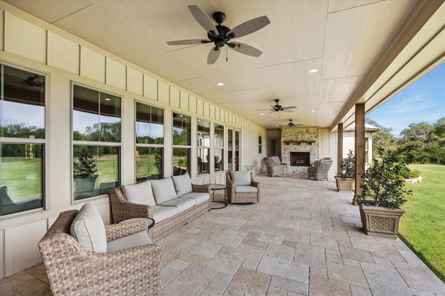 2130 Hartfield Road, Round Top, TX 78954