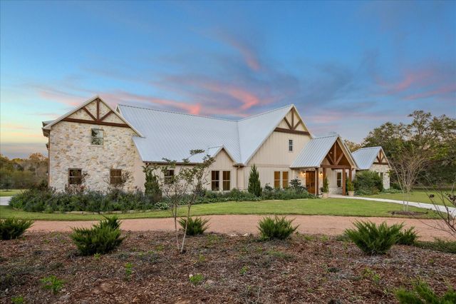 2130 Hartfield Road, Round Top, TX 78954