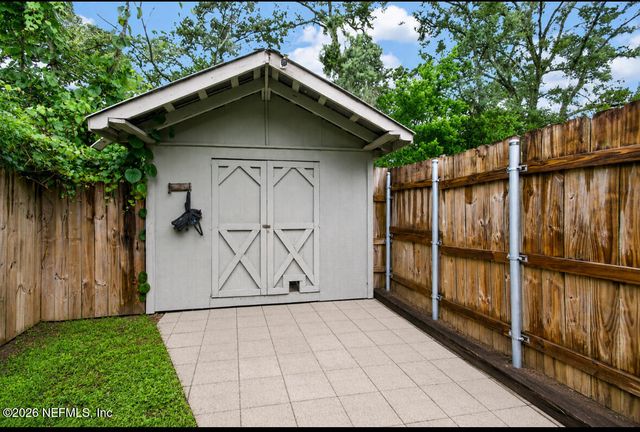8630 SYNHOFF Drive, Jacksonville, FL 32216