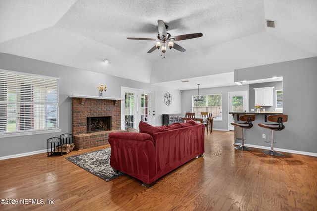 8630 SYNHOFF Drive, Jacksonville, FL 32216
