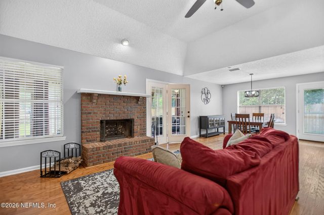 8630 SYNHOFF Drive, Jacksonville, FL 32216