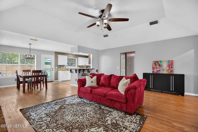 8630 SYNHOFF Drive, Jacksonville, FL 32216