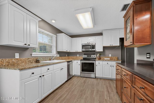 8630 SYNHOFF Drive, Jacksonville, FL 32216