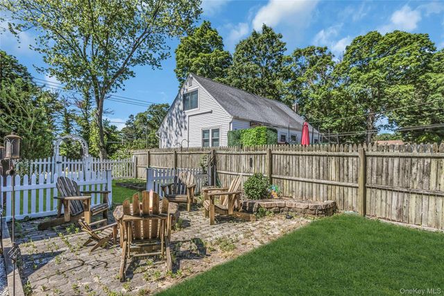 735 Muncey Road, West Islip, NY 11795