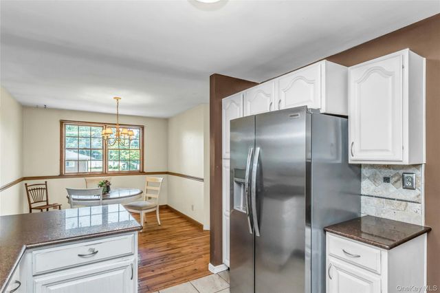 735 Muncey Road, West Islip, NY 11795