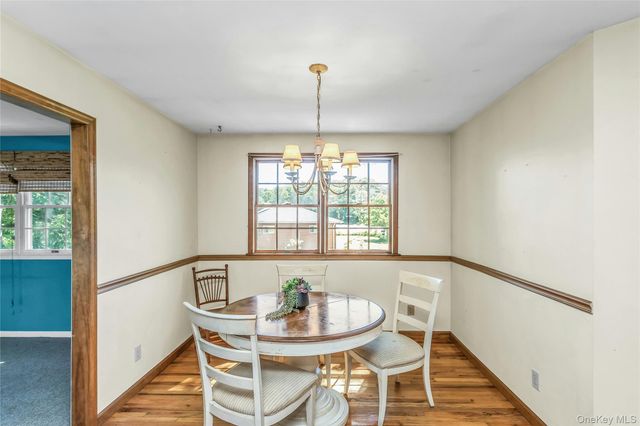735 Muncey Road, West Islip, NY 11795