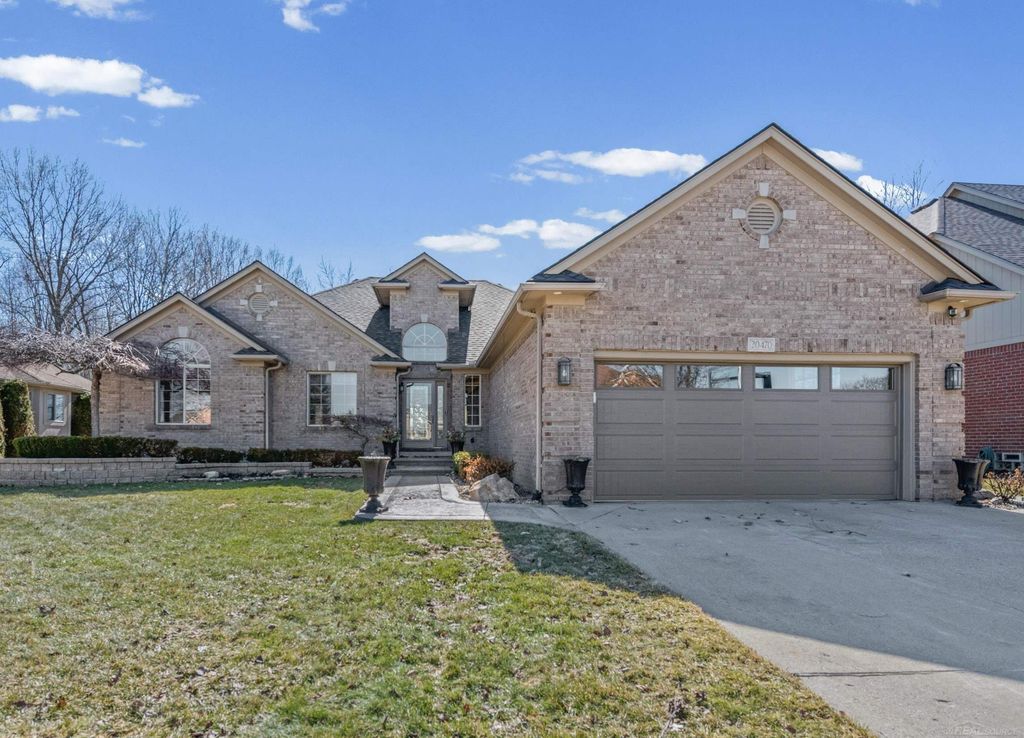 20470 Gloria Drive, Macomb Twp, MI 48044