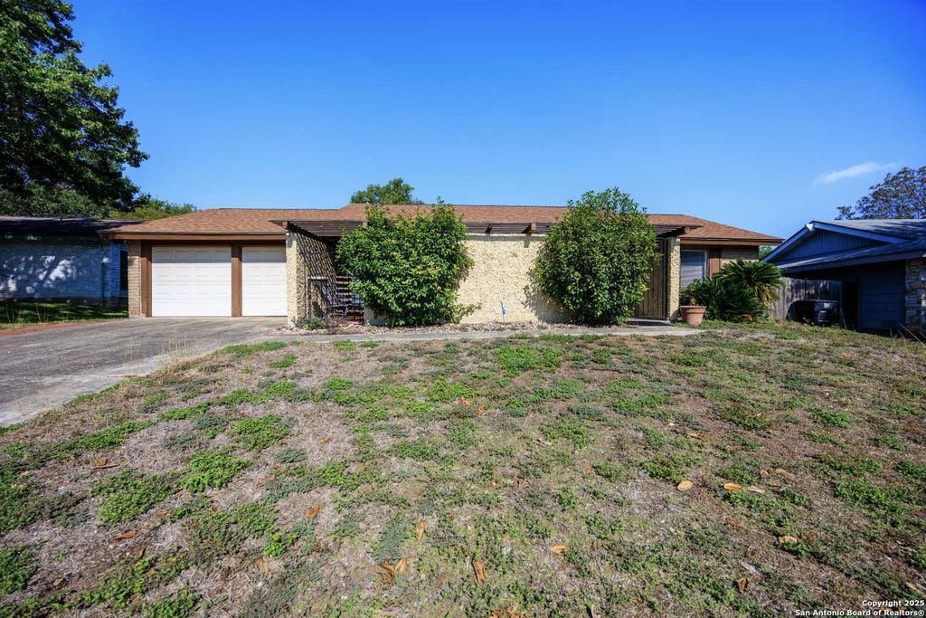 7717 Dry Canyon, Live Oak, TX 78233