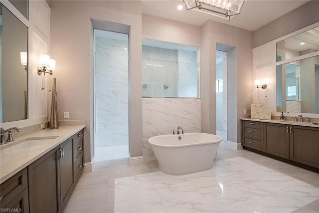 179 Mahogany DR, Naples, FL 34108