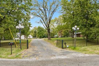 2 Estelle Lane, Fairview Heights, IL 62208