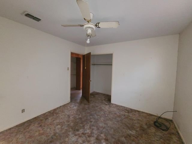 709 N Lake Dr, Kerrville, TX 78028