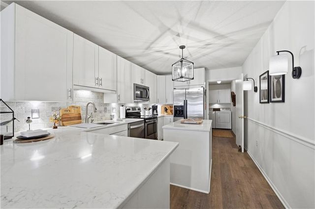 11320 S Pflumm Road, Olathe, KS 66215