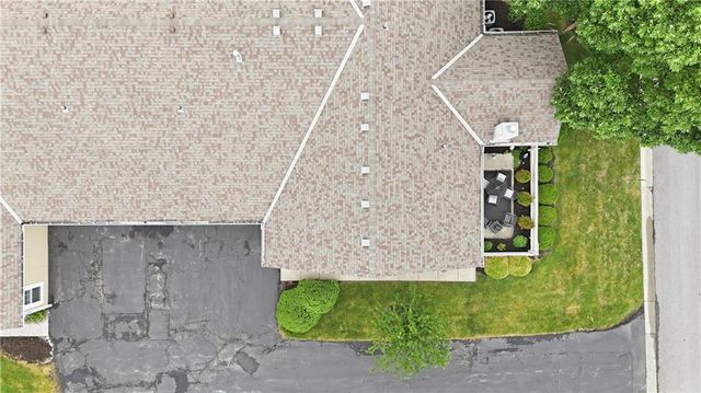 11320 S Pflumm Road, Olathe, KS 66215