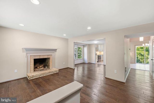 6275 KERRYDALE DR, Springfield, VA 22152