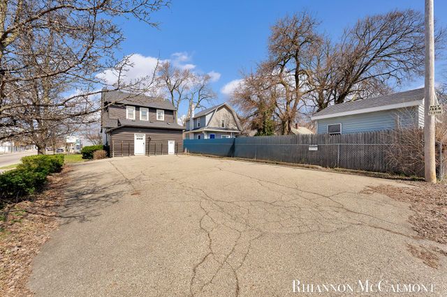 802 Merritt Street SE, Grand Rapids, MI 49507