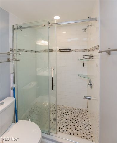 25111 S Woodland Road, Beachwood, OH 44122