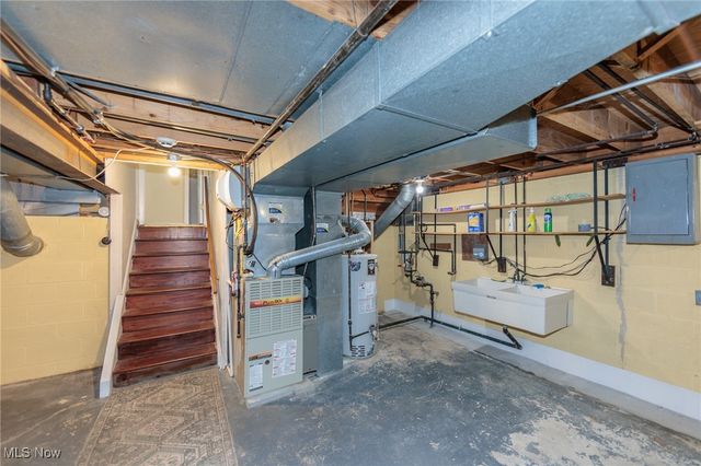 25111 S Woodland Road, Beachwood, OH 44122