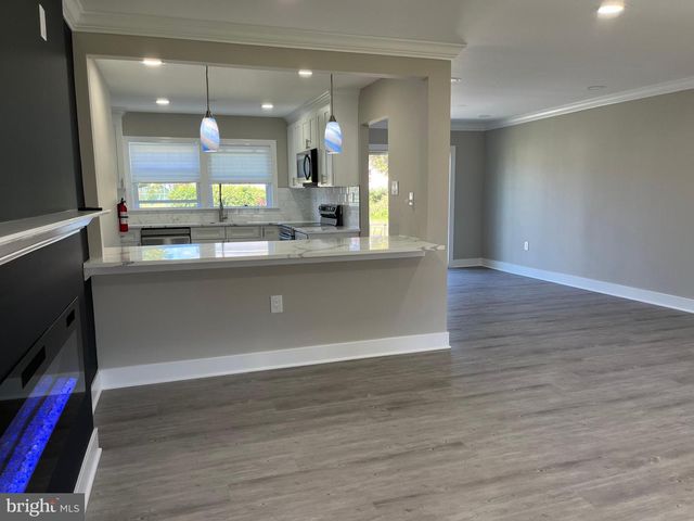20 TWISTING LN, Willingboro, NJ 08046