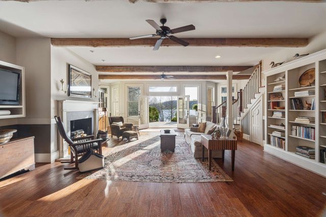 683 Johnson Branch Rd, Williamsport, TN 38487