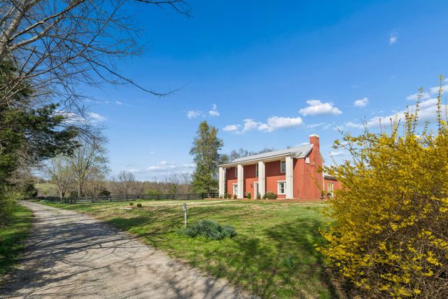 683 Johnson Branch Rd, Williamsport, TN 38487