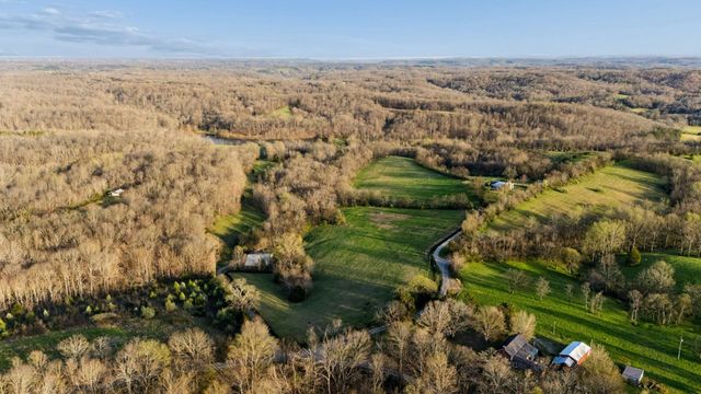 683 Johnson Branch Rd, Williamsport, TN 38487