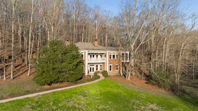683 Johnson Branch Rd, Williamsport, TN 38487