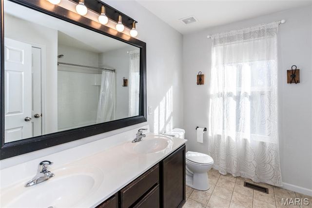 3019 Preston Woods Trail, Lake St Louis, MO 63367