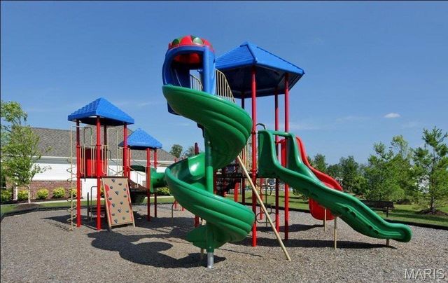 3019 Preston Woods Trail, Lake St Louis, MO 63367