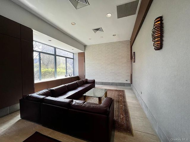 6254 97th Place 4G, Rego Park, NY 11374