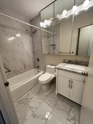 6254 97th Place 4G, Rego Park, NY 11374