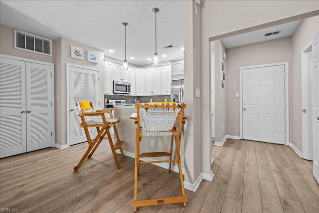 2325 W Great Neck Rd Apt 102, Virginia Beach, VA 23451