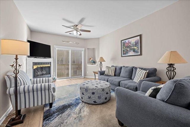 2325 W Great Neck Rd Apt 102, Virginia Beach, VA 23451