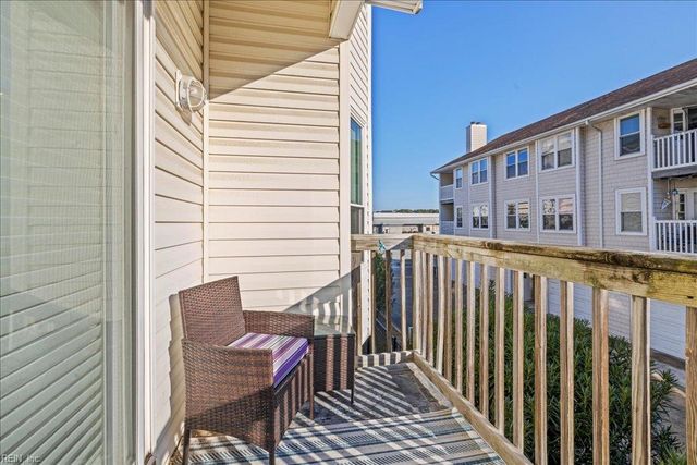 2325 W Great Neck Rd Apt 102, Virginia Beach, VA 23451