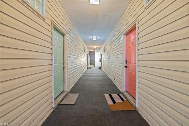 2325 W Great Neck Rd Apt 102, Virginia Beach, VA 23451