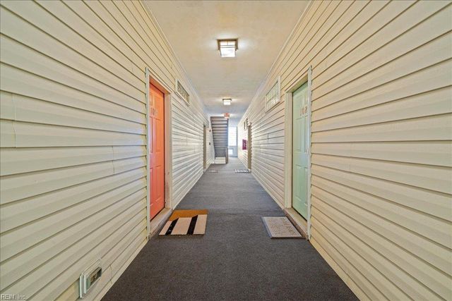 2325 W Great Neck Rd Apt 102, Virginia Beach, VA 23451