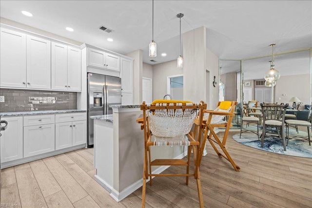 2325 W Great Neck Rd Apt 102, Virginia Beach, VA 23451