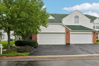 109 Lauralton Street 10, Lake Bluff, IL 60044
