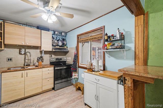 2067 Champagne Drive, Ann Arbor, MI 48108