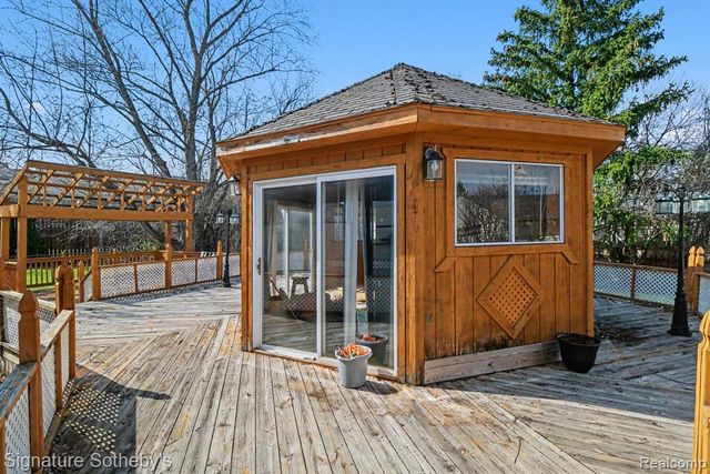 2067 Champagne Drive, Ann Arbor, MI 48108