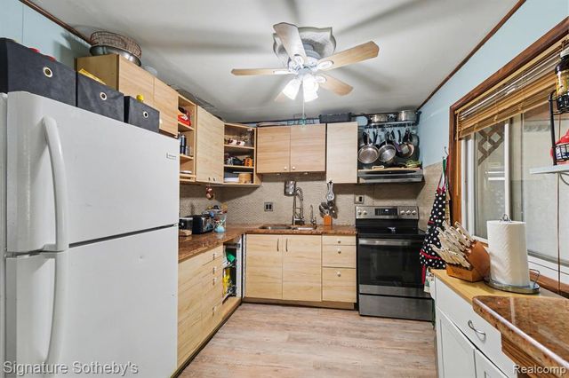 2067 Champagne Drive, Ann Arbor, MI 48108