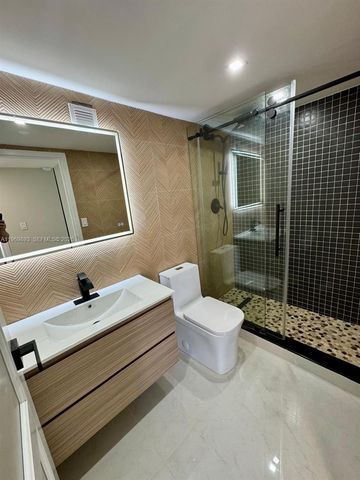 17021 N Bay Road 814, Sunny Isles Beach, FL 33160