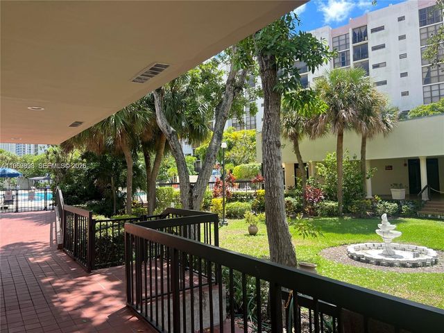 17021 N Bay Road 814, Sunny Isles Beach, FL 33160