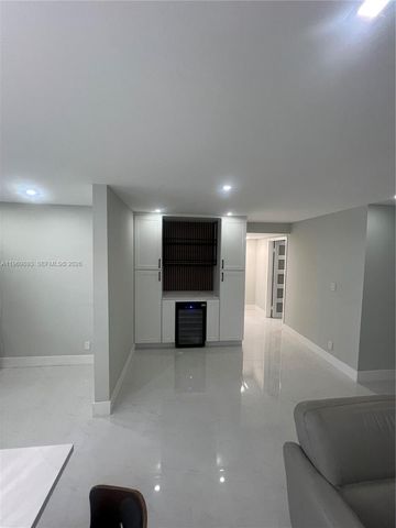 17021 N Bay Road 814, Sunny Isles Beach, FL 33160